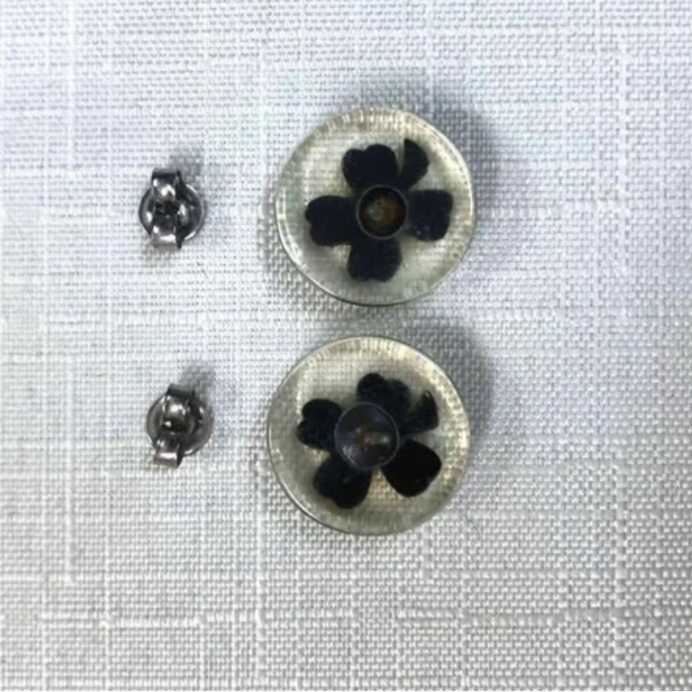 Vintage CHANEL Chanel Clover Earrings - Picture 3 of 4